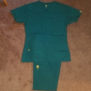 Scrub set